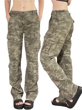 No Boundaries | Vintage Y2K Camo Cargo Pants